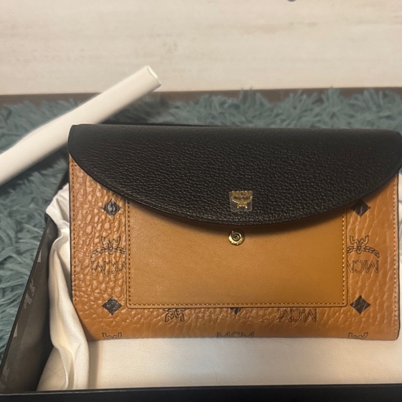 MCM Black and Brown Clutch - Picture 5 of 6